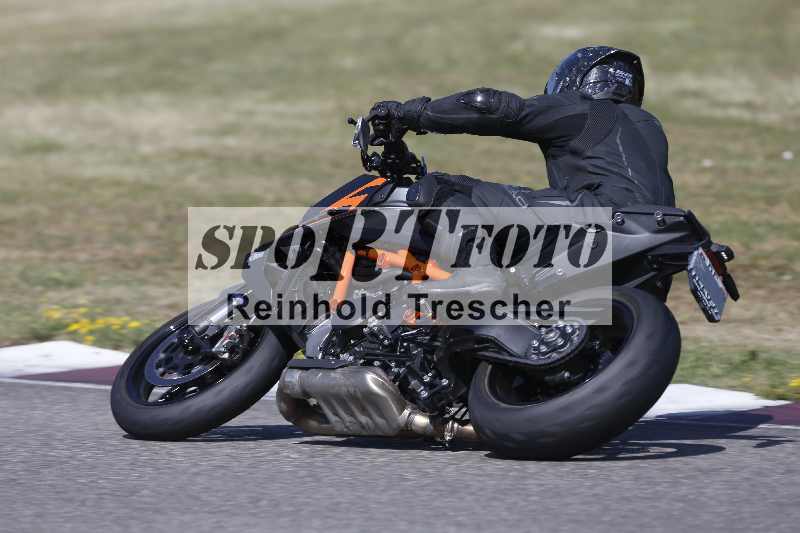/21 17.06.2026  Ducati Schweiz Track Warmup ADR/Gruppe gelb/54